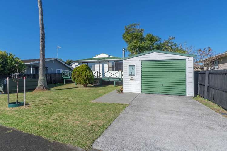 2/2 Yee Place Mount Wellington_16