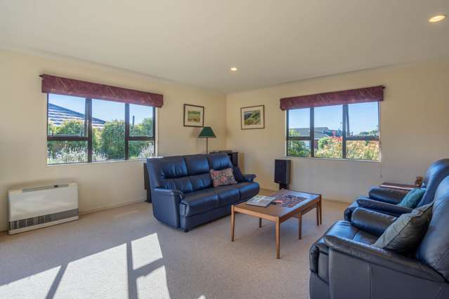 18 Barrett Drive Waikanae Beach_1