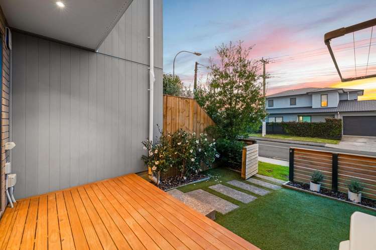 5/1a Royal View Road Te Atatu South_8