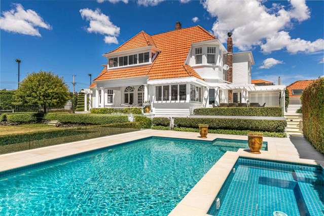 Gone in seven days: Mansion sells for $11m in record-fast time