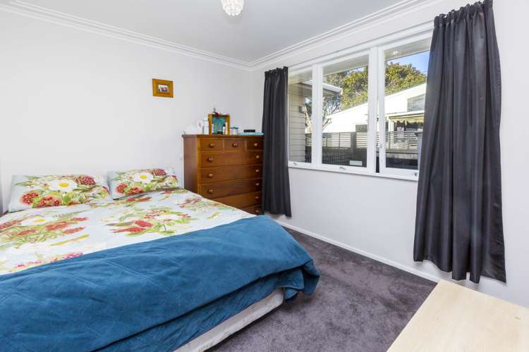 1/32 Bay Street Petone_14