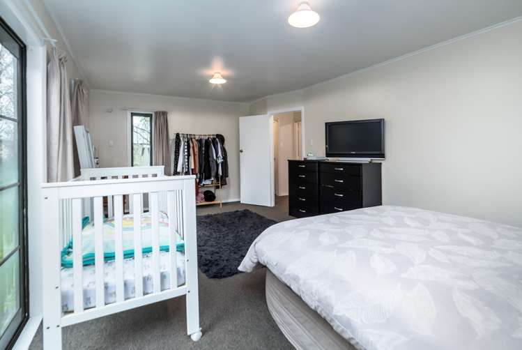 51 Charles Street Carterton_15