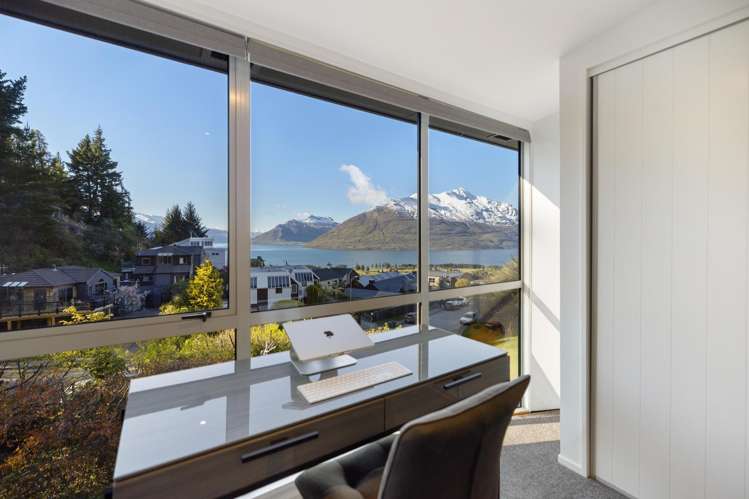 2B Vancouver Drive Queenstown_12