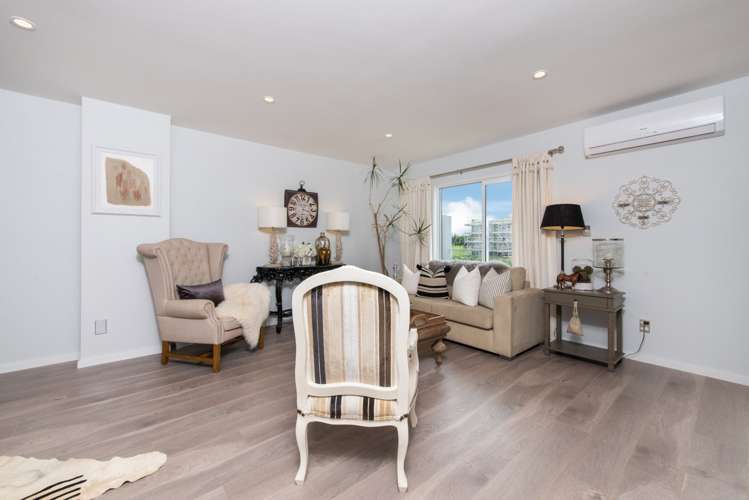 85 Bordeaux Parade Te Atatu South_8