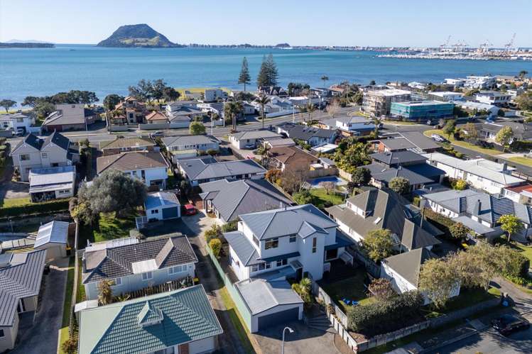 19 Crescent Road Otumoetai_24