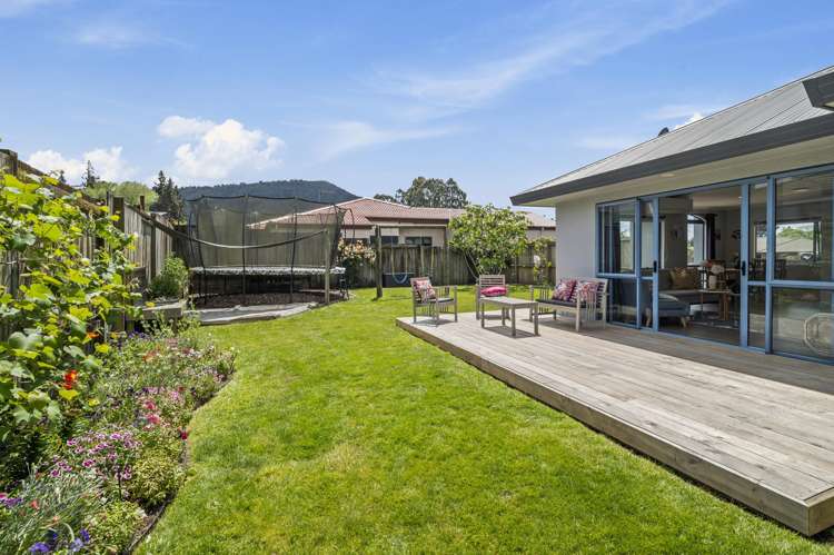 17 Edward Payton Grove Pukehangi_17