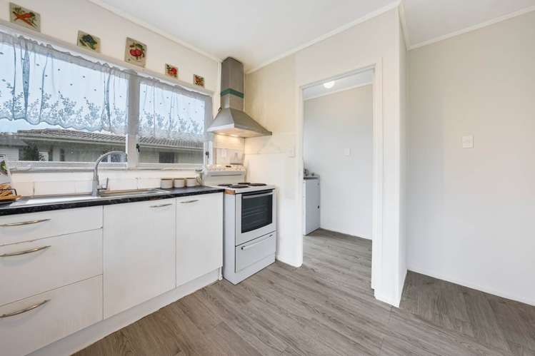 2/40 Cheval Drive Totara Vale_9