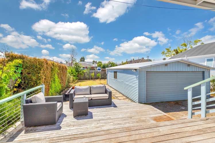 61 Smale Street Point Chevalier_16