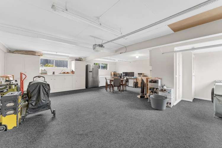 150 Pages Road Marchwiel_18