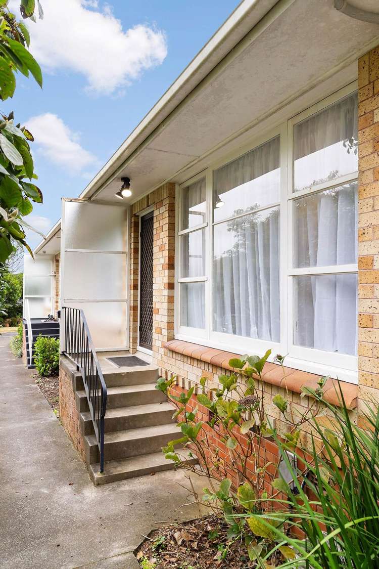 2/10 Mears Place Epsom_1