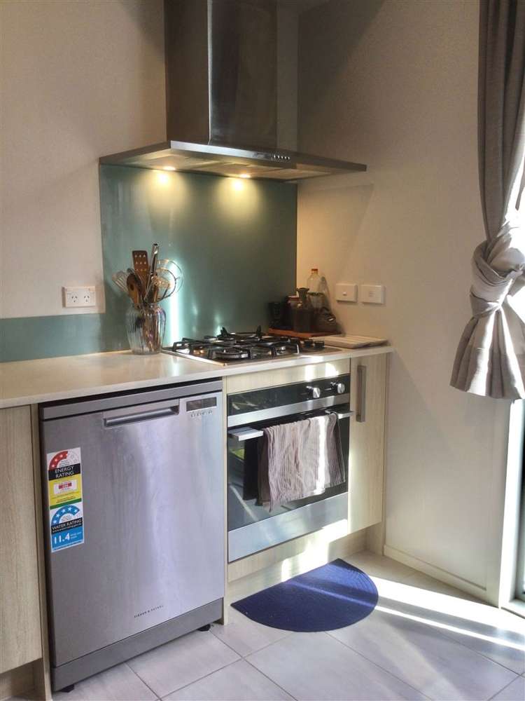 36 Ceramic Lane New Lynn_6