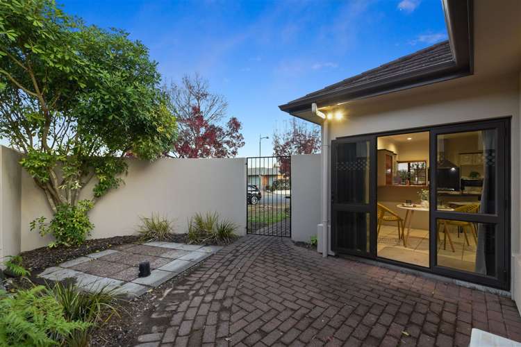 2 Keswick Crescent Huntington_25