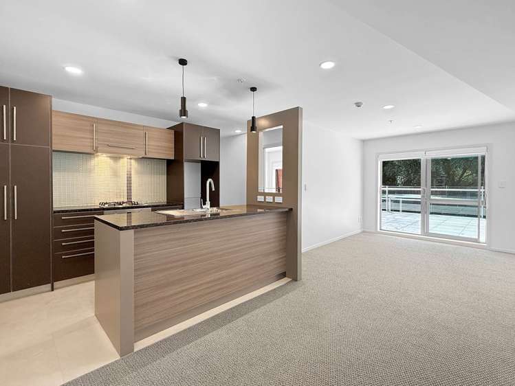 116/4 Wagener Place Mt Albert_0