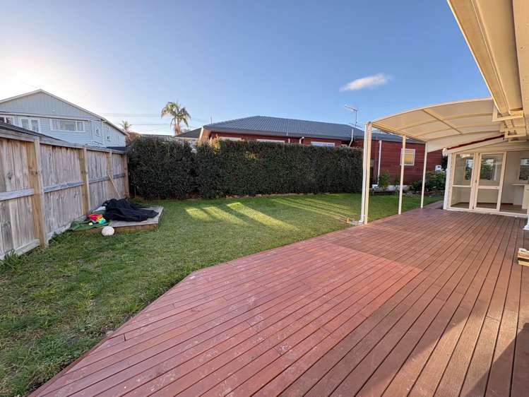 2/2 East Coast Road Milford_20