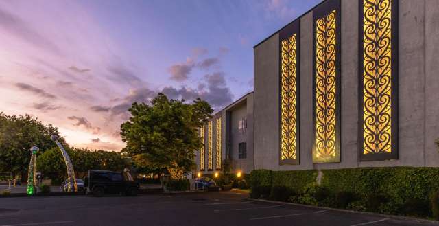 Peaceful living, prime location, private garden