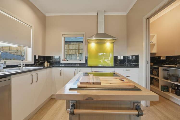 85C Dixon Road Glenview_8