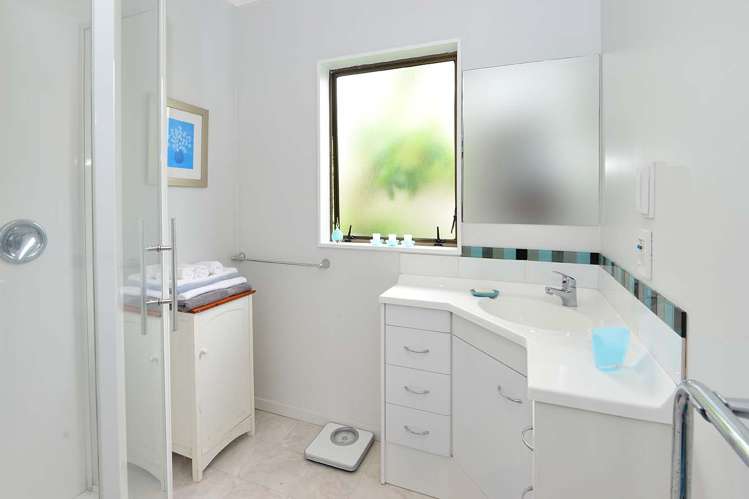 3/12 Edward Avenue Orewa_12