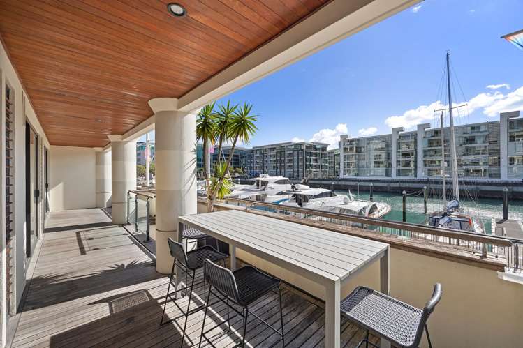 GC/22 Pakenham Street East Auckland Central_11