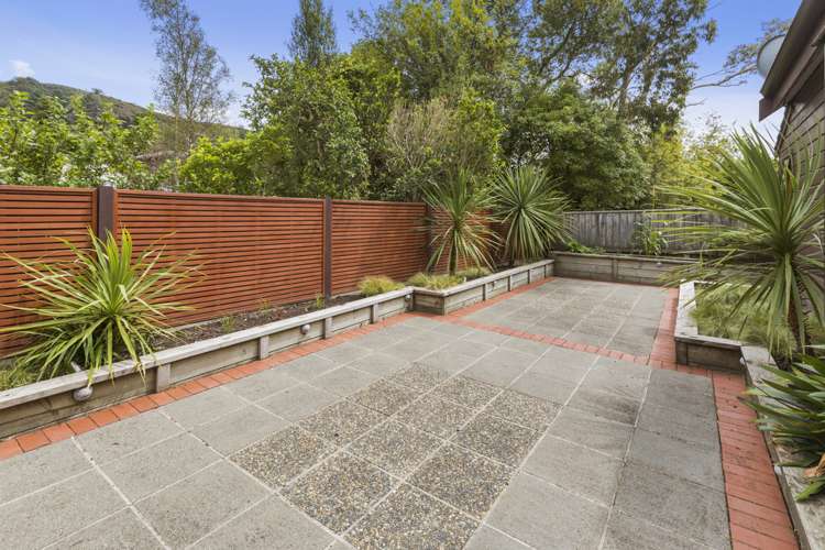 2/98 Horoeka Street Stokes Valley_16