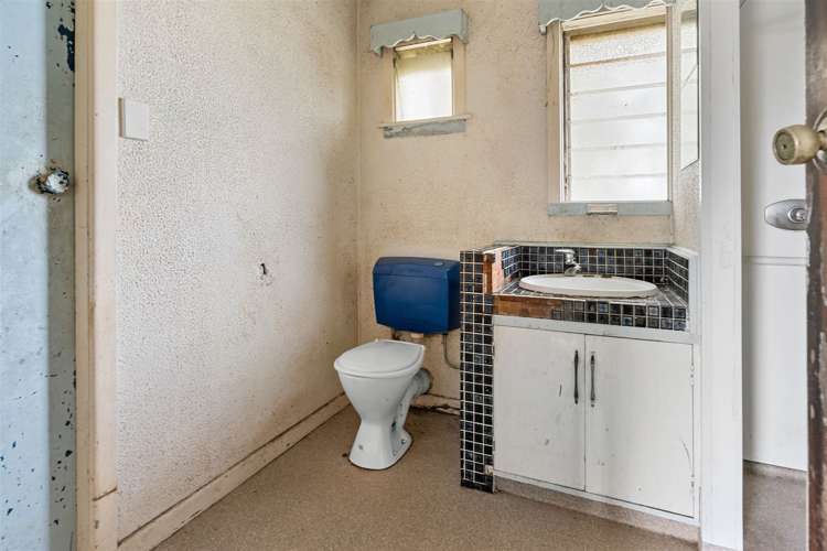 25 Archibald Road Kelston_16