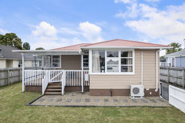 Modern & Comfort -Friendly Living in Kelston