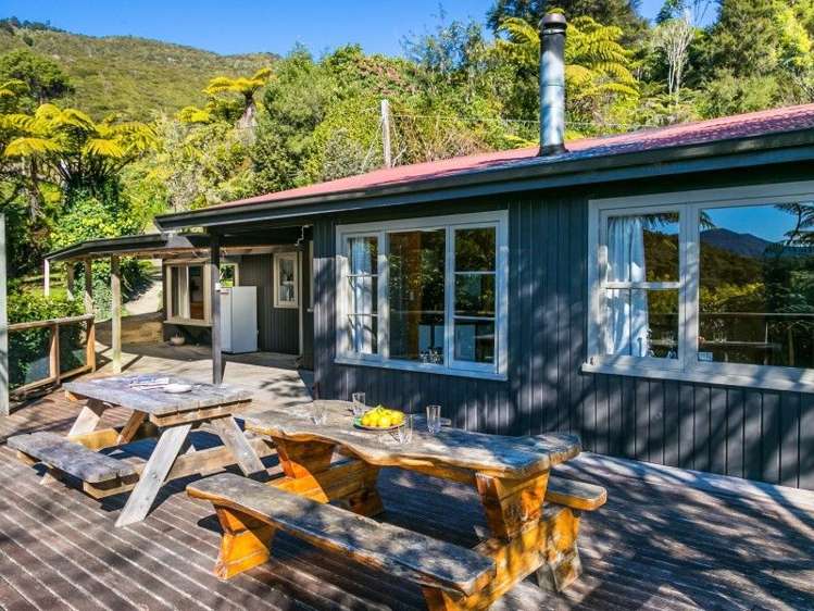 528 Moetapu Bay Road Anakiwa and Surrounds_14