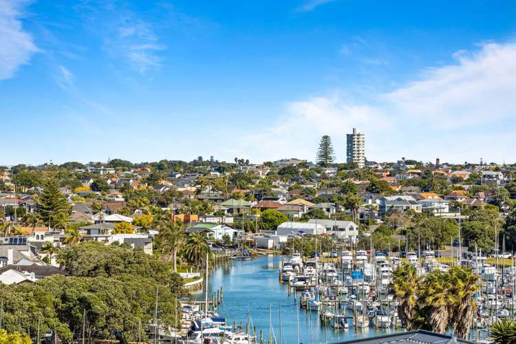 4c Beach Road Castor Bay_11