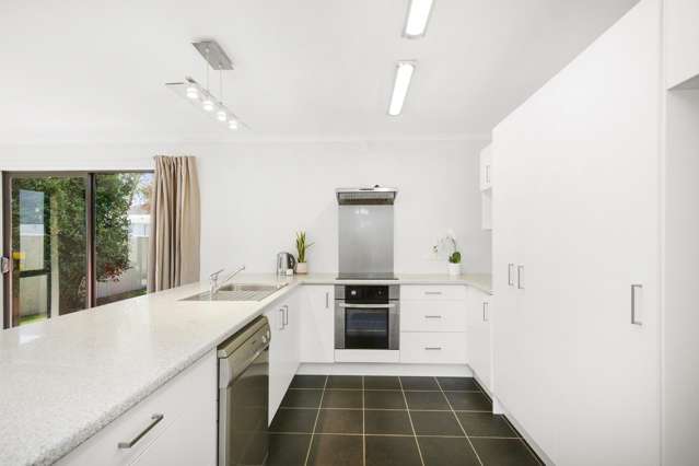 3a Savage Cres Upper Hutt_4