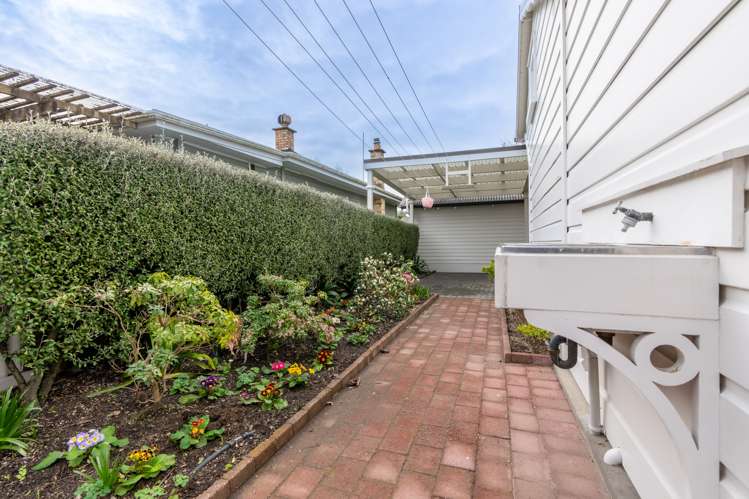 31 Naylor Street Hamilton East_10