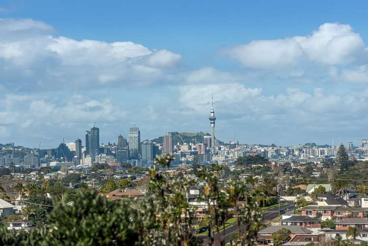 82 Seaview Road Castor Bay_0