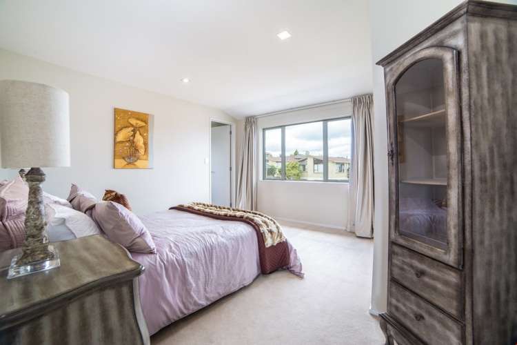 24a Beach Road Castor Bay_16