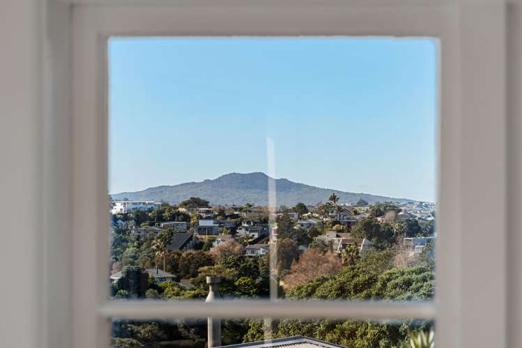 57 Onewa Road Northcote_10