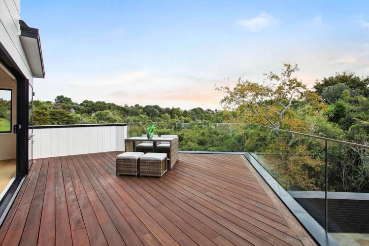 28a Oliver Twist Avenue Mellons Bay_7