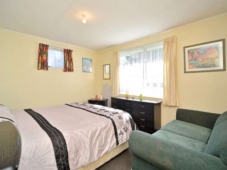 13 Hardie Grove Featherston_5