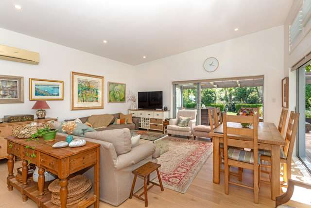 6 Ferris Crescent Wainui_2