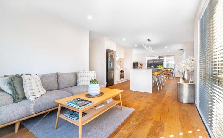 2/179 Weston Road Saint Albans_1