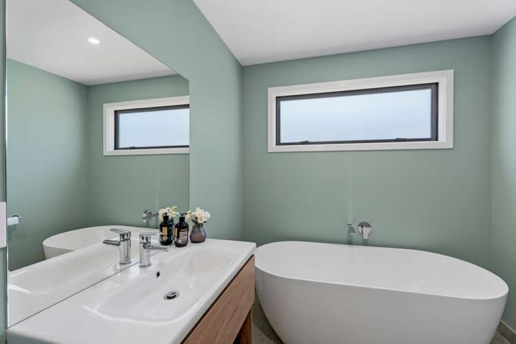 9 Caton Street Lake Hawea_13