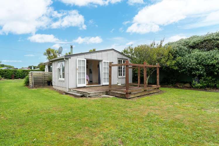 33 Kiharoa Street Otaki Beach_11