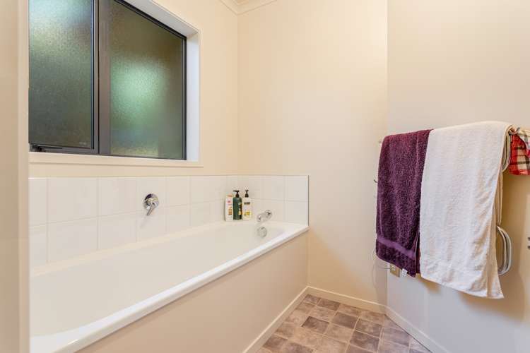 1 Frenz Drive Titirangi_13