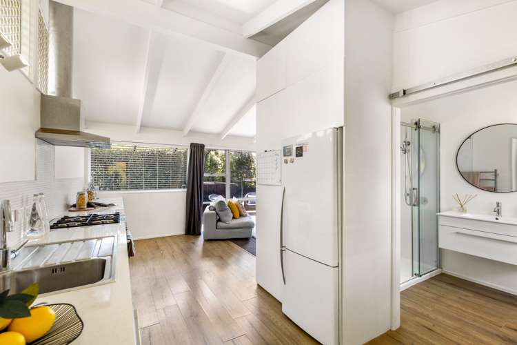 1/2 Finlow Drive Te Atatu South_5