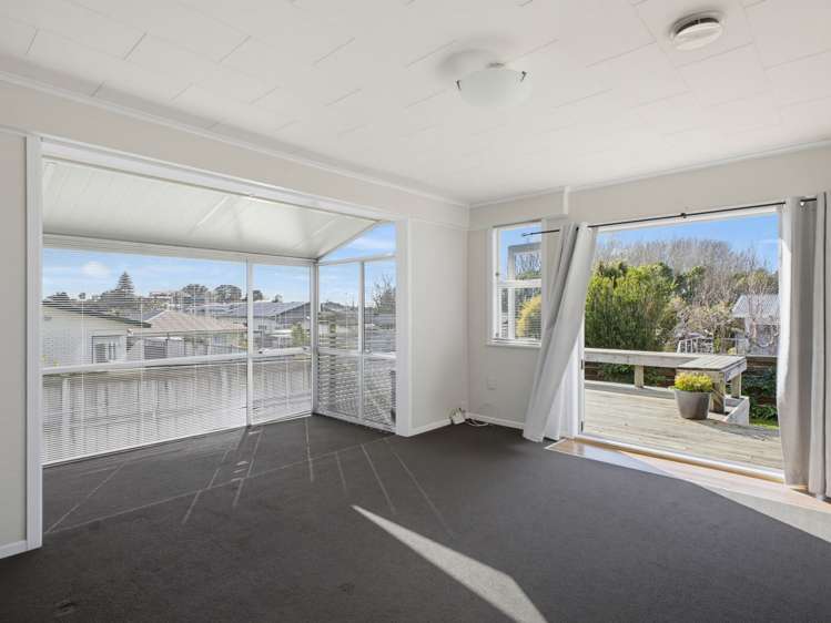 5 Mayfair Place Westown_13
