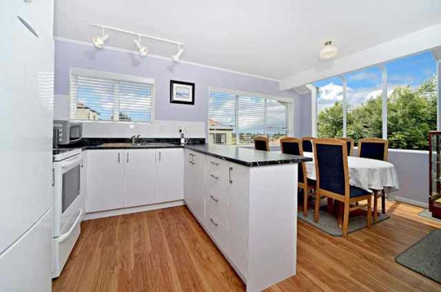 2/16 Cambric Place Botany Downs_2