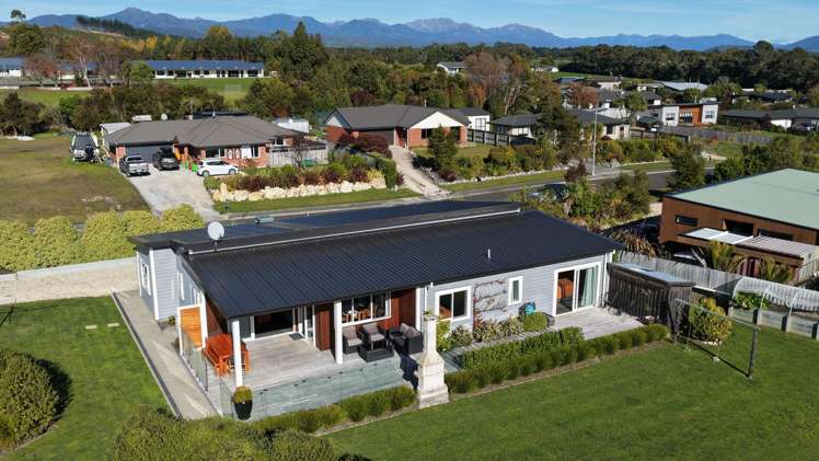 2 Ruataniwha Drive Collingwood_25