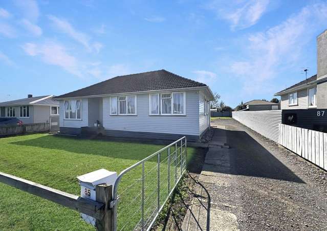 THREE BEDROOMS - SHANNON