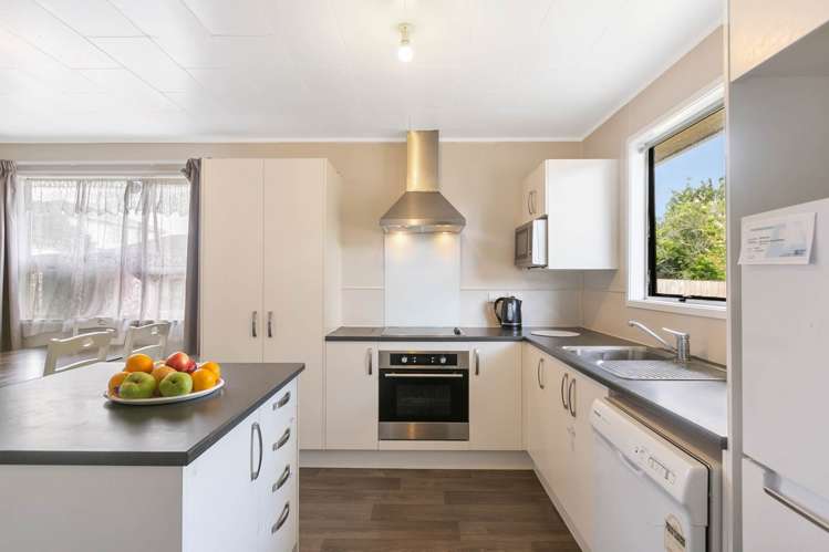 32 Larissa Avenue Henderson_9