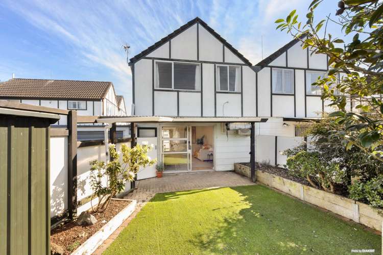 2/45 Astley Avenue_0
