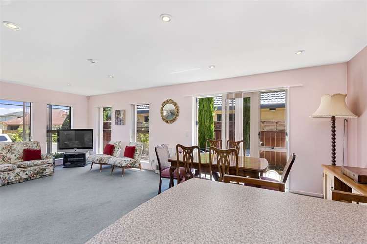 6 Silver Pine Avenue Woodridge_5