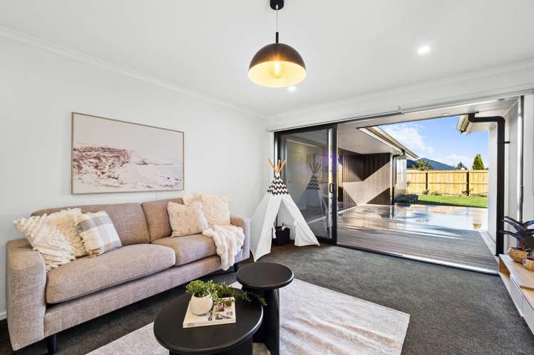 8 Redhaven Rise Netherby_10