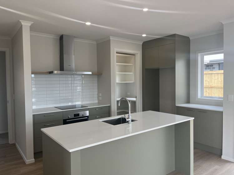 12 Buxton Crescent_3