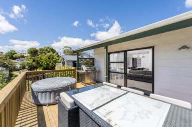 4/92 Awaroa Road_3